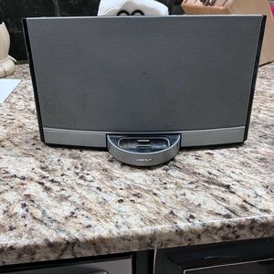 Bose Speaker works perfectly fine!